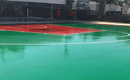 临高篮球场翻新地面